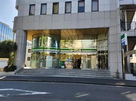 渋谷区神山町のマンション(ファミリーマート渋谷NHK前店)