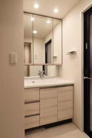 中央区湊１丁目のマンション