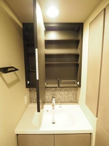 中央区日本橋本町４丁目のマンション