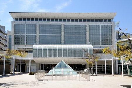 目黒区目黒本町２丁目のマンション(目黒区立目黒本町図書館)
