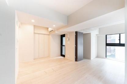 千代田区麹町３丁目のマンション