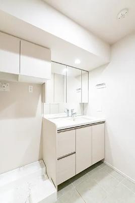 千代田区麹町３丁目のマンション