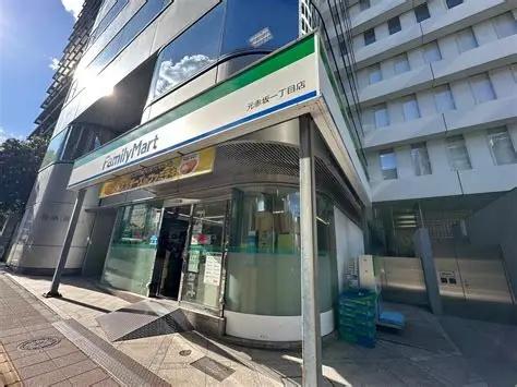 港区元赤坂１丁目のマンション(ファミリーマート元赤坂一丁目店)