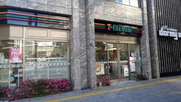 千代田区神田須田町１丁目のマンション(セブンイレブン神田須田町中央通り店)