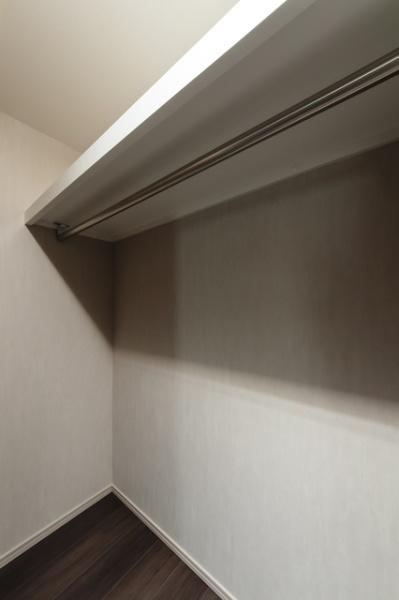 新宿区大京町のアパート