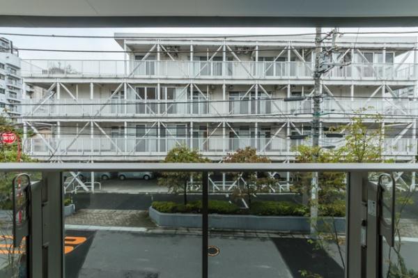 新宿区大京町のアパート
