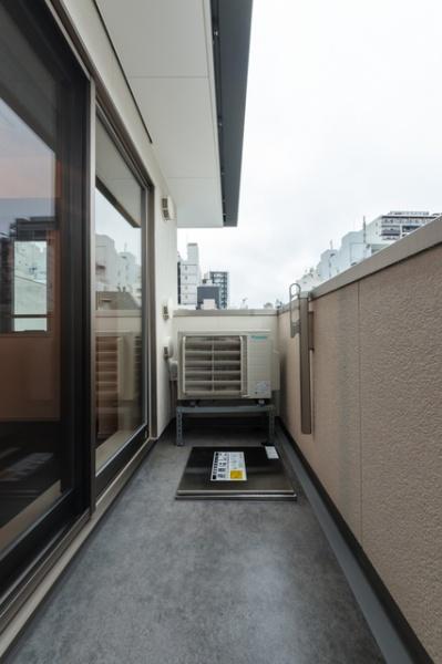 新宿区大京町のアパート