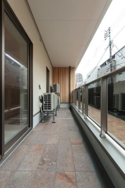 新宿区大京町のアパート