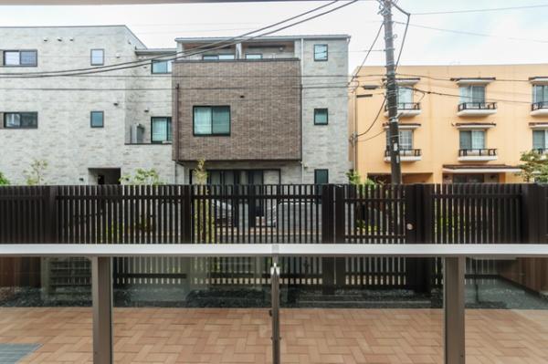 新宿区大京町のアパート
