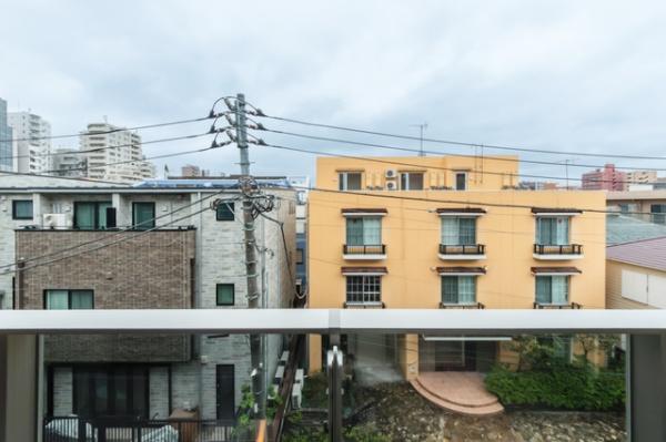 新宿区大京町のアパート