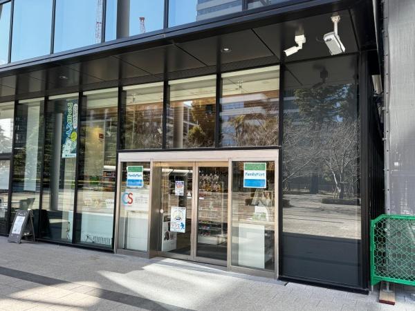 中野区中野４丁目のマンション(ファミリーマート明大マート中野店)