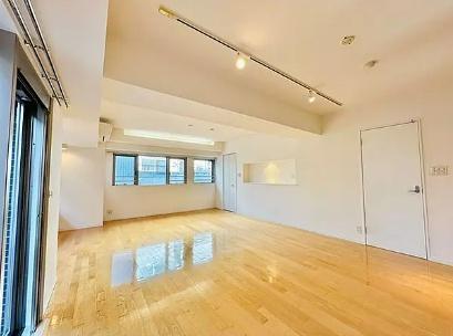 新宿区南町のマンション