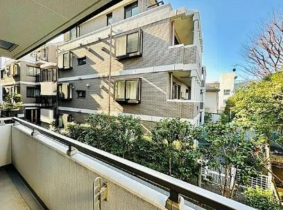 新宿区南町のマンション