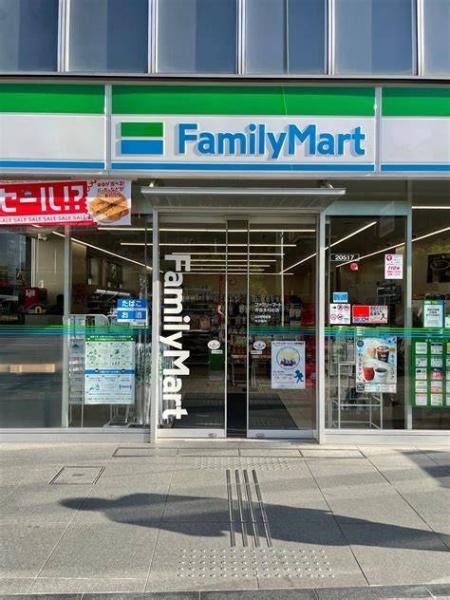 新宿区市谷本村町のマンション(ファミリーマート市谷本村町店)