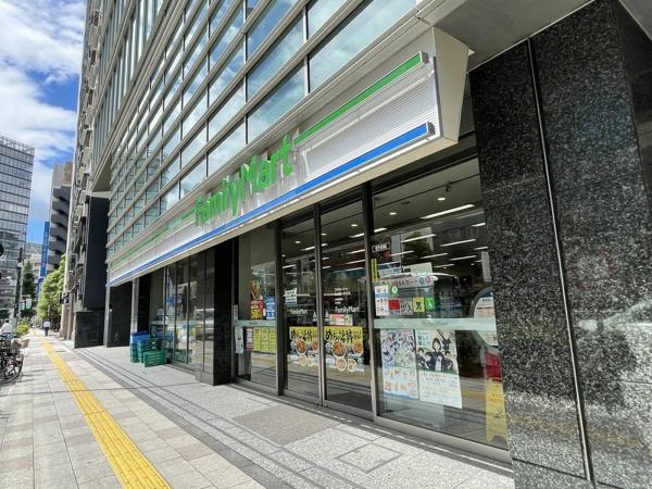 港区芝２丁目のマンション(ファミリーマート南山堂第一京浜芝店)