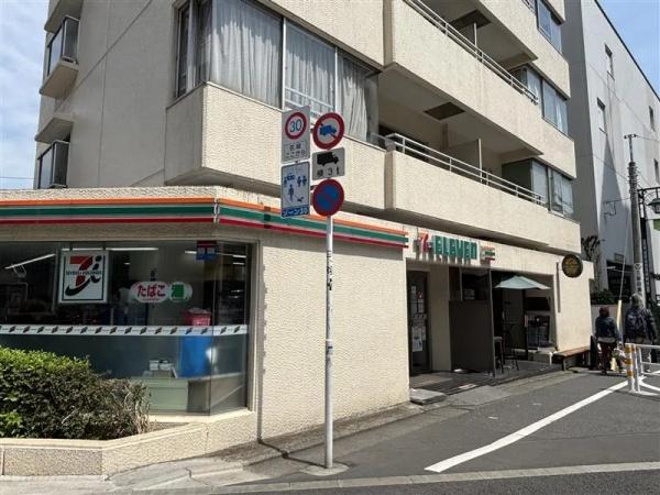 渋谷区千駄ヶ谷３丁目のマンション(セブンイレブン北参道駅前店)