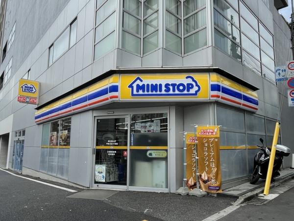 渋谷区千駄ヶ谷３丁目のマンション(ミニストップ千駄ヶ谷3丁目店)