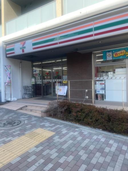 新宿区市谷台町のマンション(セブンイレブン新宿曙橋駅北店)