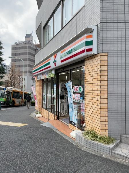 新宿区市谷仲之町のマンション(セブンイレブン新宿曙橋駅東店)