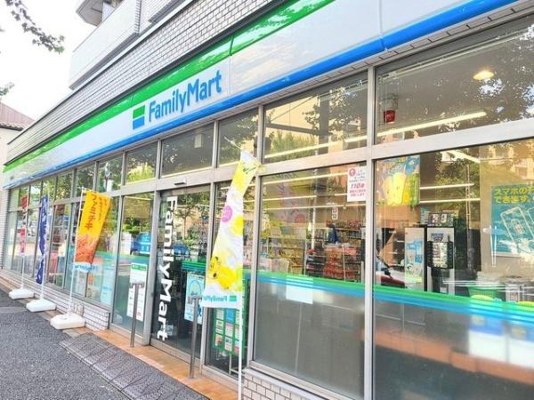 新宿区高田馬場４丁目のマンション(ファミリーマート小滝橋通り店)