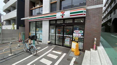 新宿区市谷柳町のマンション(セブンイレブン市谷柳町店)