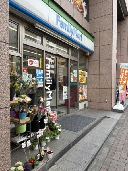 新宿区四谷２丁目のマンション(ファミリーマート四谷二丁目店)