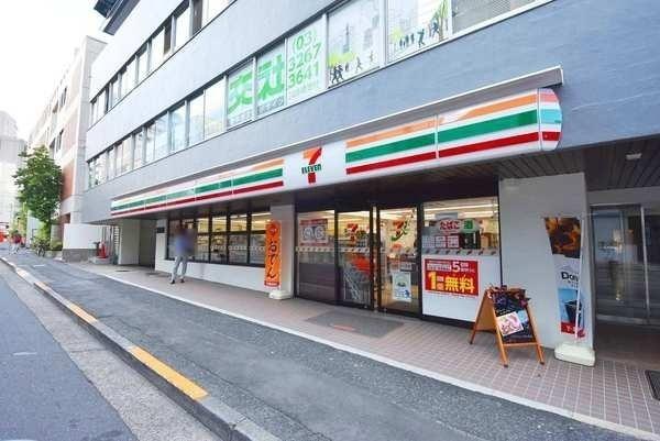 新宿区払方町のマンション(セブンイレブン市谷砂土原町店)