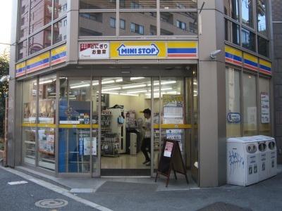 港区南青山７丁目のマンション(ミニストップ南青山6丁目店)