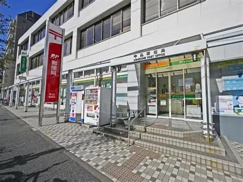 新宿区二十騎町のマンション(牛込郵便局)