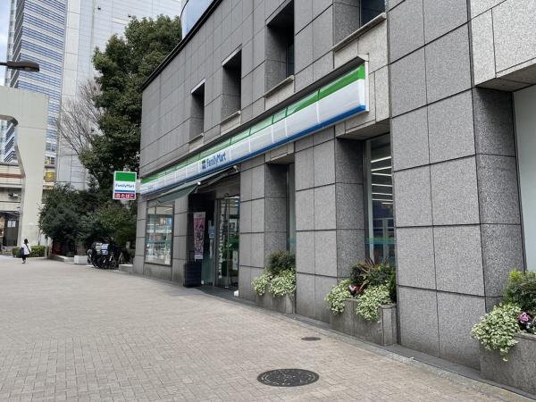 渋谷区代々木４丁目のマンション(ファミリーマート初台交差点前店)