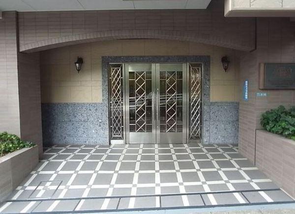 目黒区青葉台４丁目のマンション