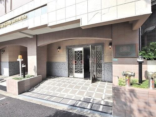目黒区青葉台４丁目のマンション