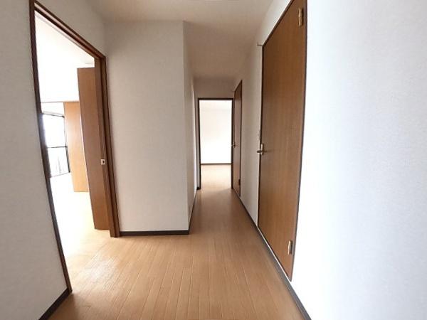 プリーザントハウスJ-1(玄関)