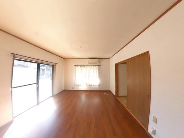 米原市坂口貸家(リビング)