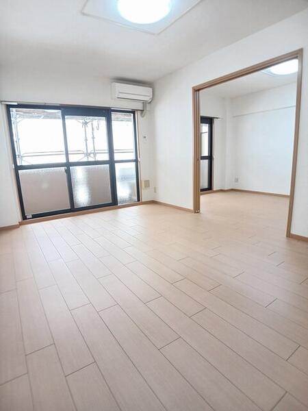 エスト ヴィラージュ(リビング)