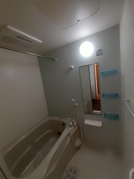 HOLYGLITTER T.J(バス)