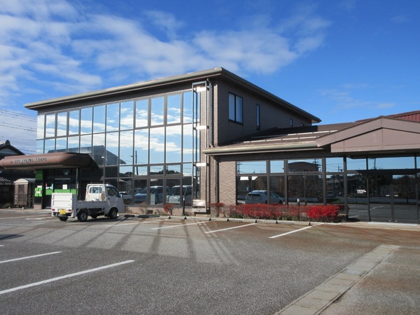 サニーヴィラ壱番館(JAレーク伊吹長浜南支店)