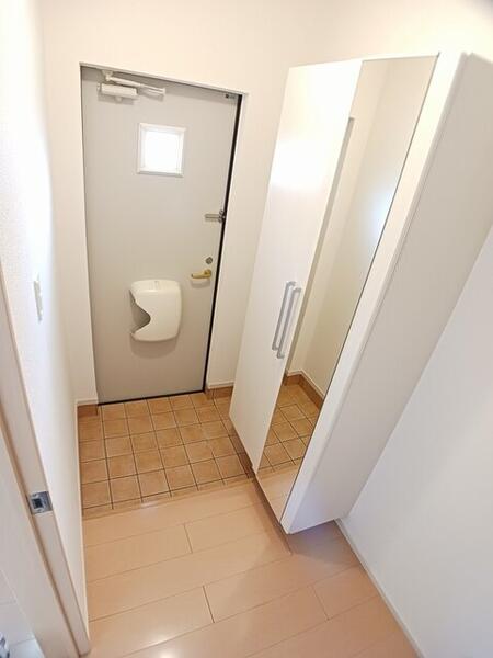 サニーヒル参番館(玄関)