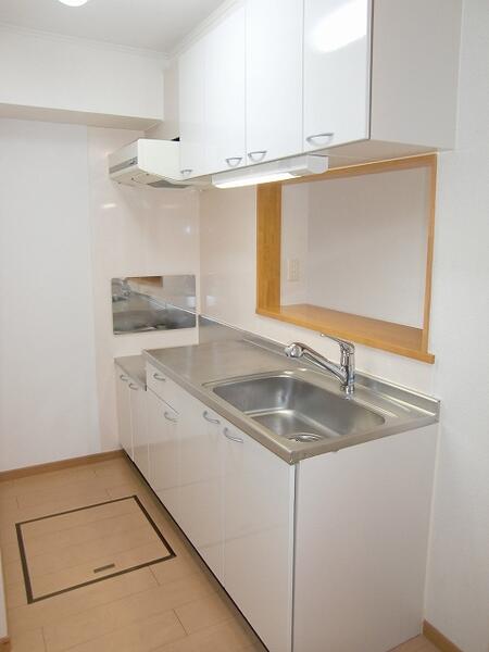 ソル・レヴェンテ ドゥーエ(キッチン)