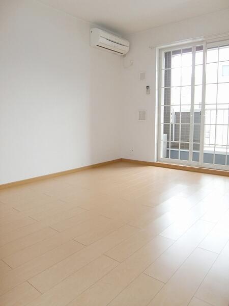 ソル・レヴェンテ ドゥーエ(リビング)