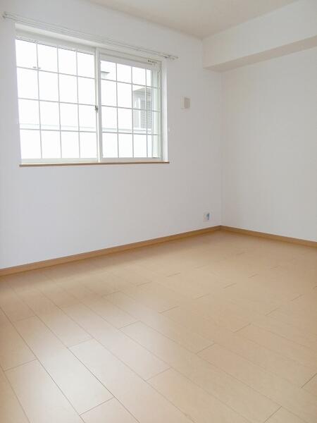 ソル・レヴェンテ ドゥーエ(洋室)