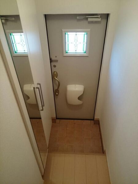 HOLYGLITTER T.J(玄関)