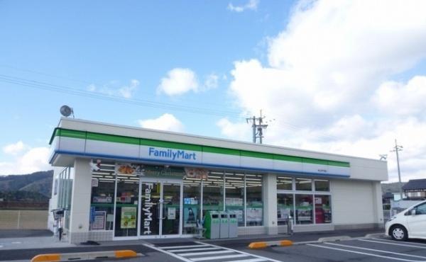 Ｒｉｒｉａ７　９(ファミリーマート木之本千田店)