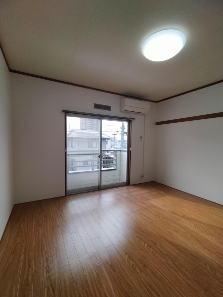ホワイトコーポ小白川