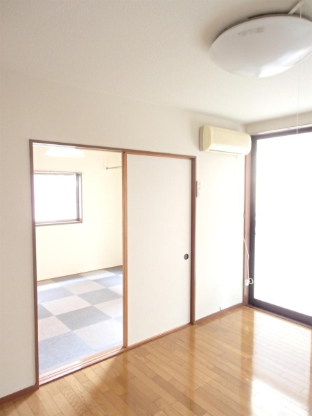 ベルゾーネ小白川B棟