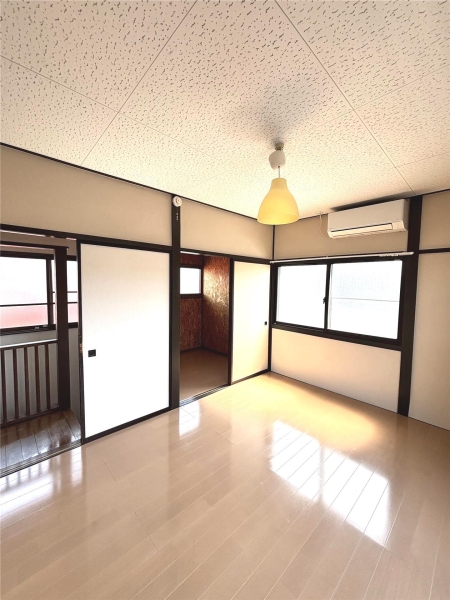 城西町3丁目貸家