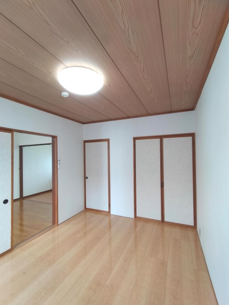 ベルゾーネ小白川B棟