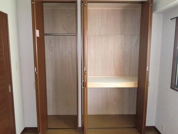 アパートメント二階