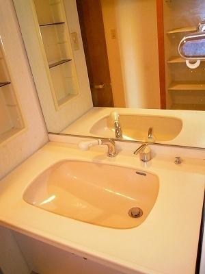 三田カルチャータウンリフォレＢ棟