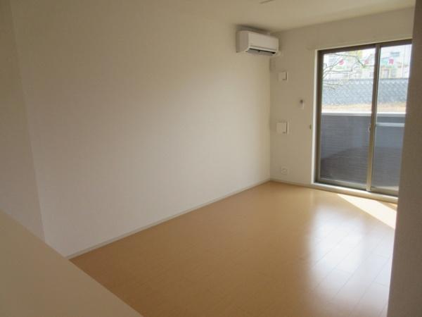 グランディオーズ八多(リビング)